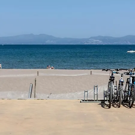 Frente Al Mar-wifi Free Apartment L'Escala